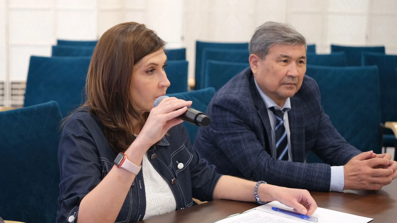 Заместитель руководителя МЦ УДП РК Людмила Бюрабекова встретилась с коллективом детского сада «Қарлығаша» и разъяснила ключевые положения Послания Главы государства 