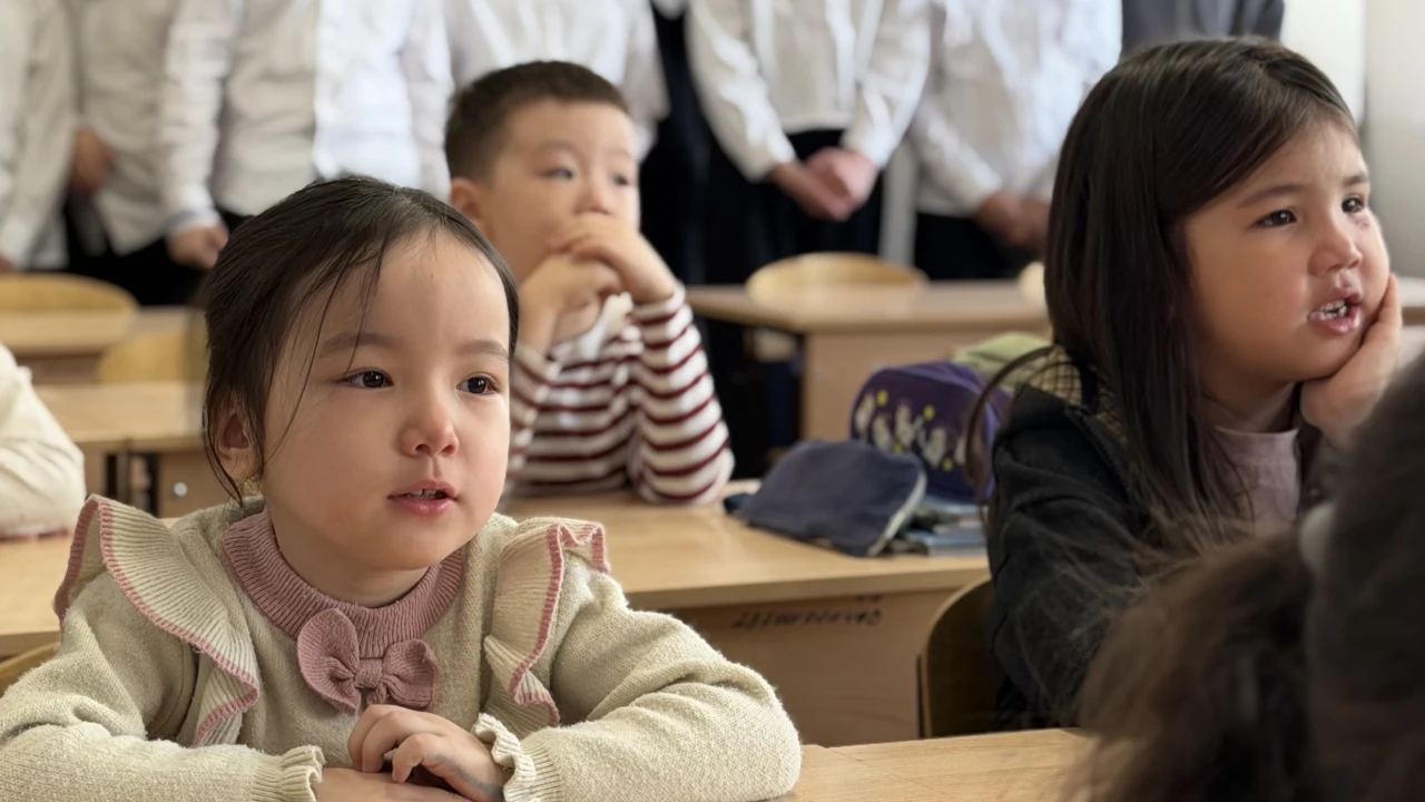 Воспитанники детского сада «Қарлығаш» познакомились со школьной средой в рамках проекта преемственности 