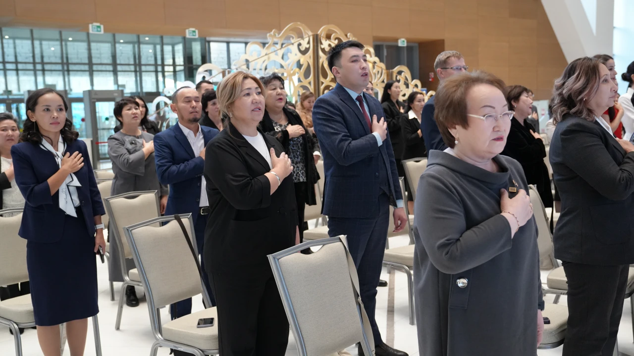 Торжественное награждение сотрудников детского сада «Қарлығаш», приуроченное ко Дню Республики Казахстан