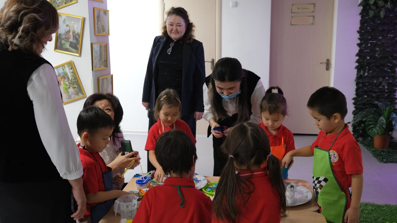 Детский сад «Қарлығаш» успешно прошёл международную институциональную аккредитацию МАНАоКО 