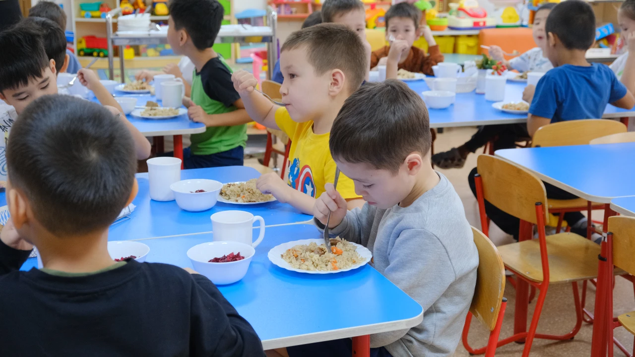 «Қарлығаш» балабақшасында тәрбиеленушілердің тамақтану сапасы бракераждық комиссия тарапынан тексерілді 