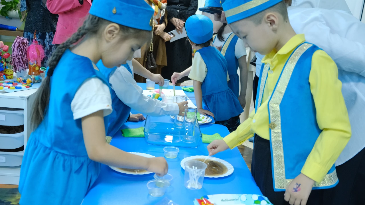 Астанада ұлттық құндылықтарды мектепке дейінгі білім беру үдерісіне кіріктірудің заманауи тәсілдері талқыланды 