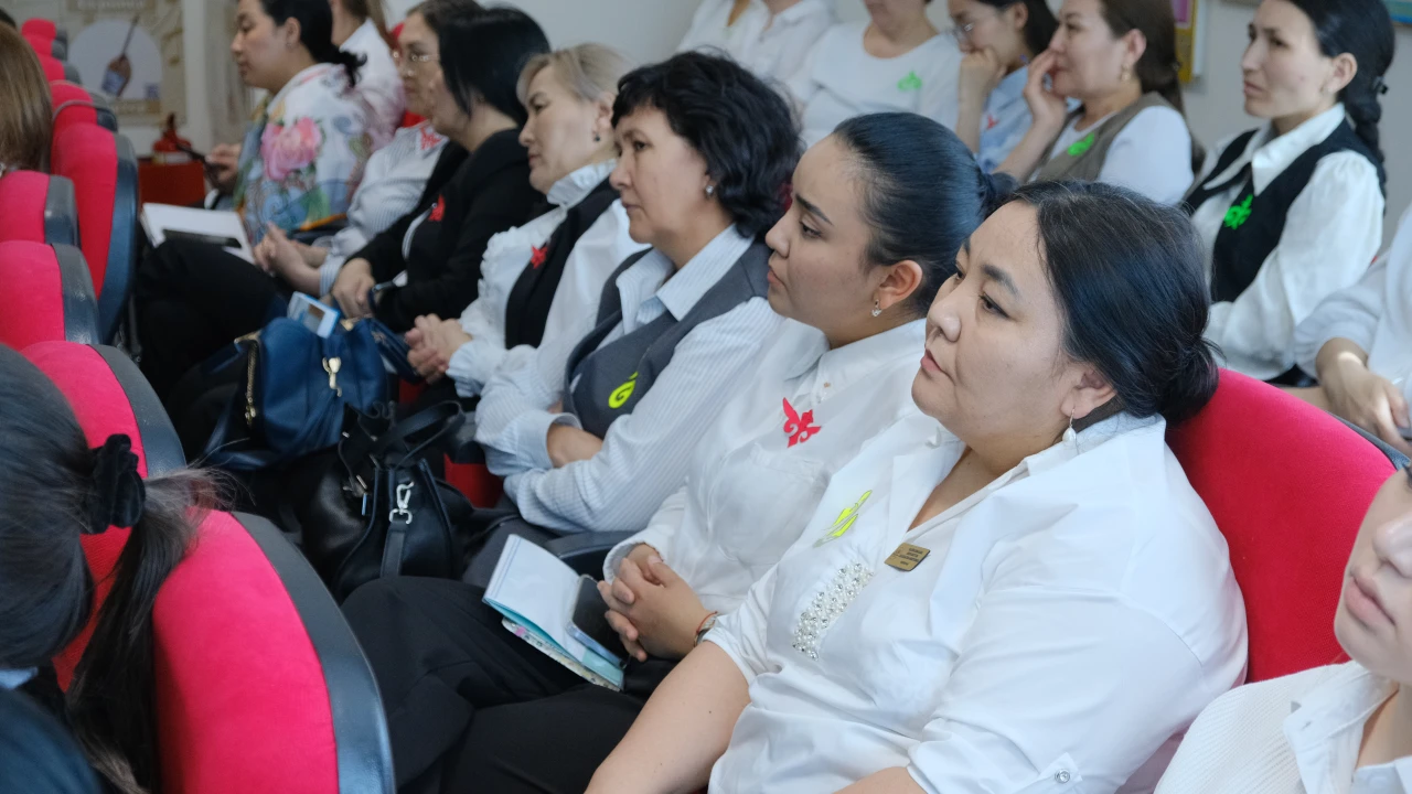 Национальные ценности в действии: в «Қарлығаш» прошёл педагогический совет в формате коворкинга 