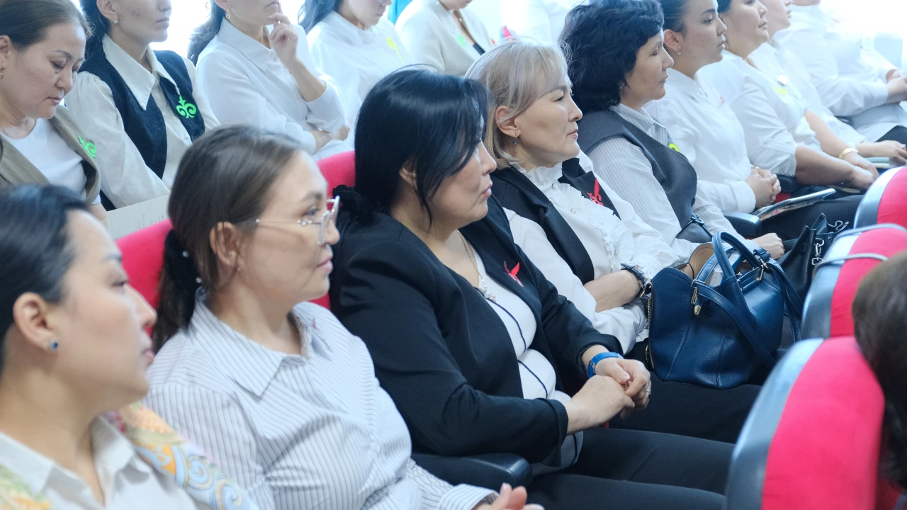 Национальные ценности в действии: в «Қарлығаш» прошёл педагогический совет в формате коворкинга 