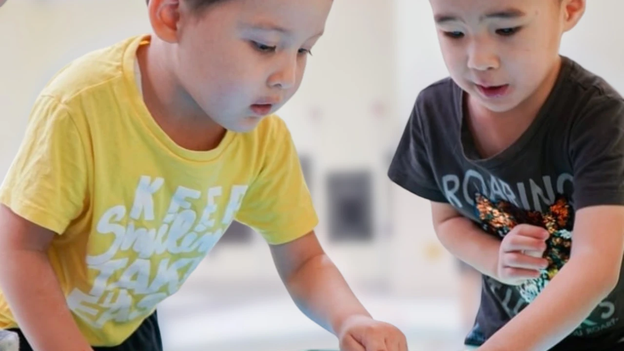 Первые шаги в цифровом мышлении: как формируются навыки будущего у детей — от «Бастау» до ИИ 