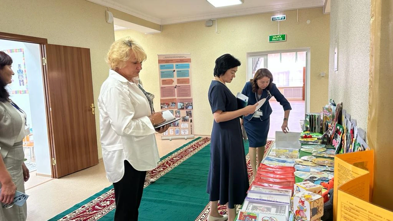 "Қарлығаш" балабақшасының өкілдері Қостанай облысының мектепке дейінгі ұйымдарына барды 