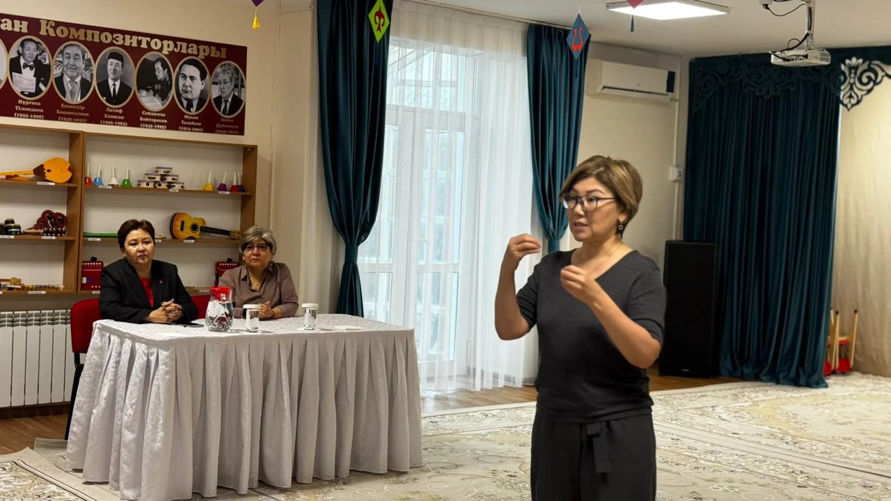 Халықаралық институционалдық аккредиттеу қарсаңында «Қарлығаш» балабақшаларының басшылары мен әдіскерлері үшін семинар-тренинг өткізілді 