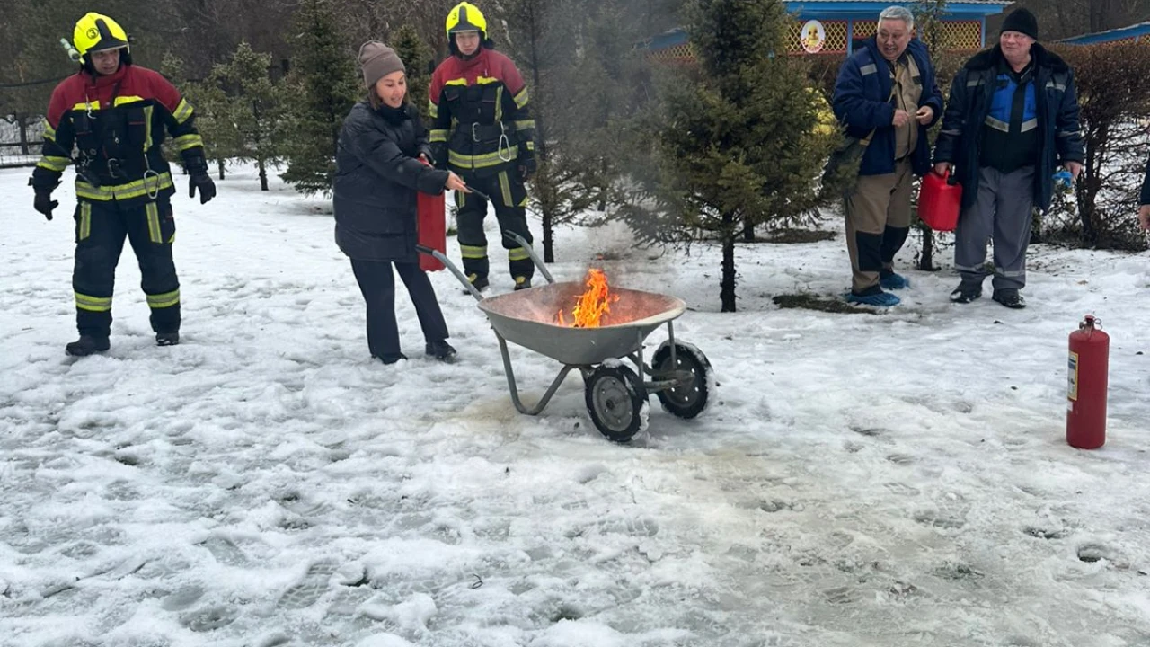 Балаларды ертежастан бастап өртқауіпсіздігі ережелеріне үйретіңіз! 