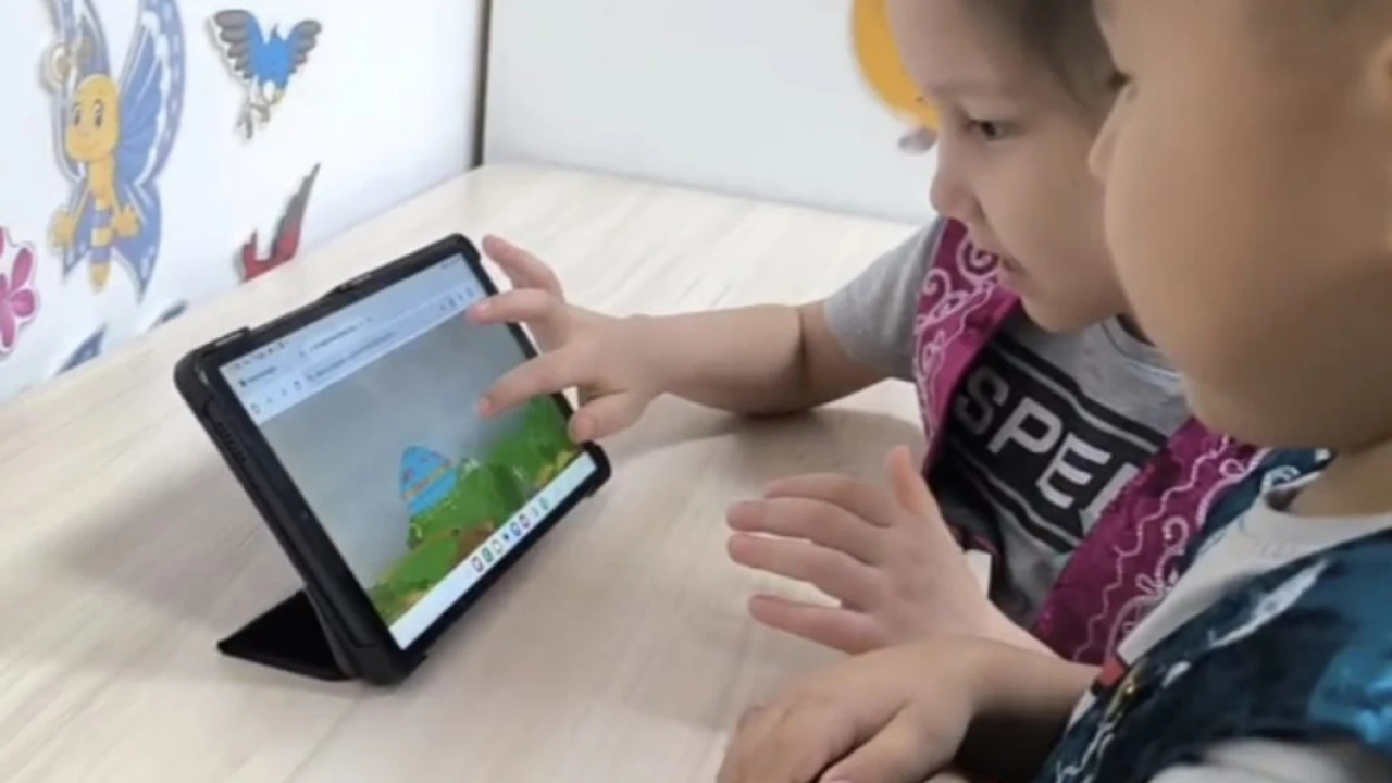 Первые шаги в цифровом мышлении: как формируются навыки будущего у детей — от «Бастау» до ИИ 