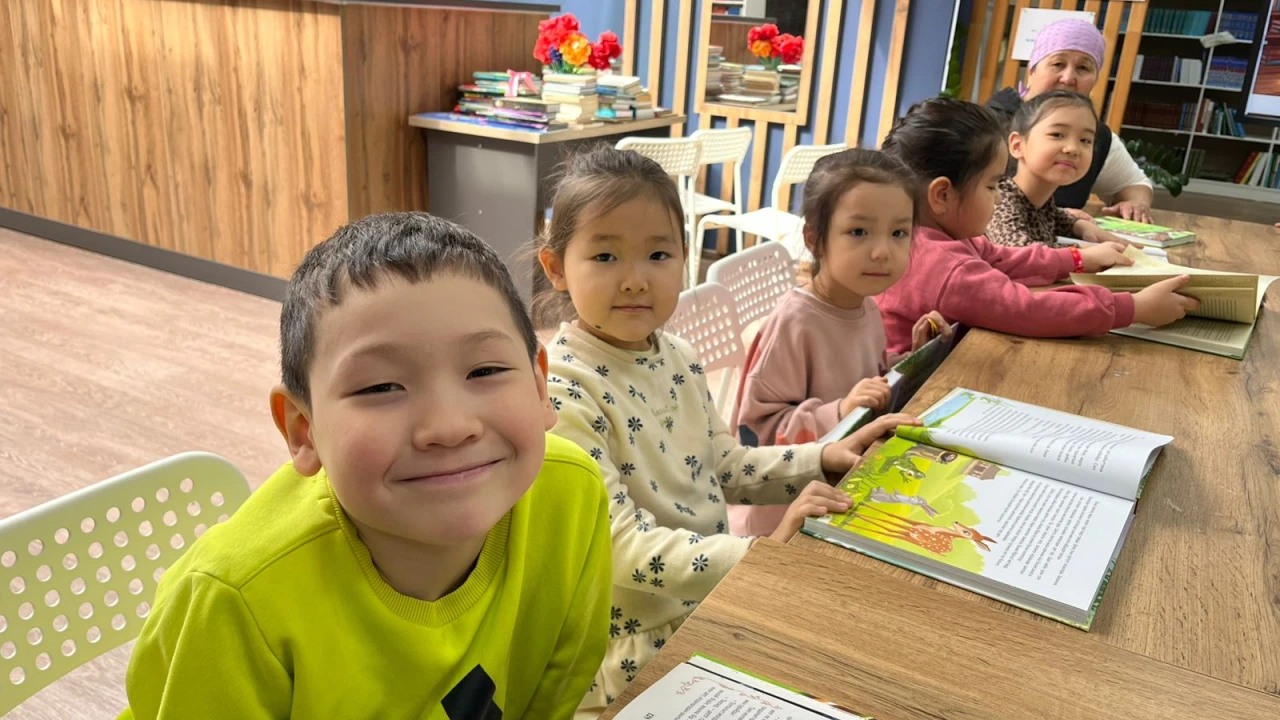 Воспитанники детского сада «Қарлығаш» познакомились со школьной средой в рамках проекта преемственности 